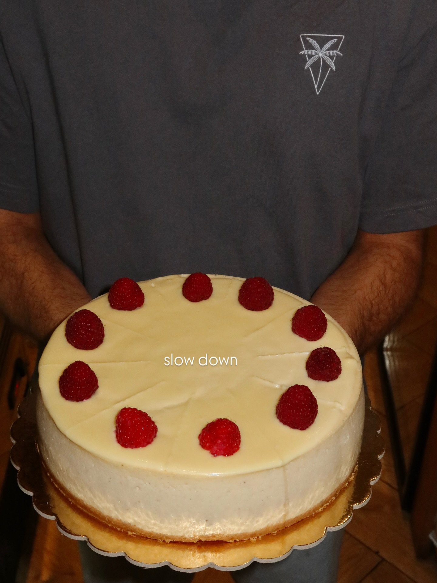 Moment, który chce się zatrzymać.
Sernik, aromatyczna kawa i spokojny nastrój — to wszystko, czego potrzeba, aby zasmakować w delikatności tego dnia.

A moment you wish you could stop.
Cheesecake, aromatic coffee, and a calm mood — that’s all you need to savor the tenderness of this day.

📍 Emilii Plater 8 
📍 Marszałkowska 27/35

#dessert #coffee #warsaw #cheesecake #slowdown