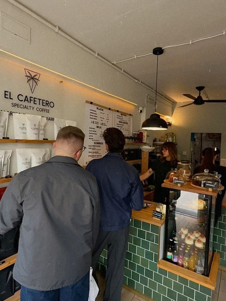 ☕️Nothing rushed here.

📍 Emilii Plater 8 
📍 Marszałkowska 27/35

#specialtycoffee #kawiarnia #baristadaily #coffeelovers #hiddengem