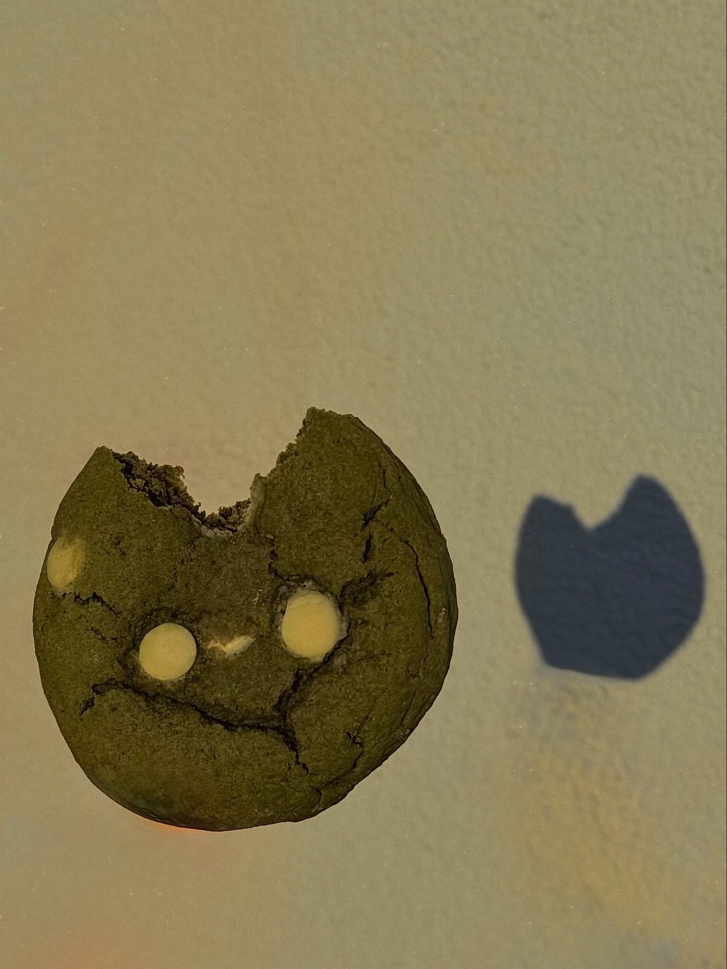 🍪🍵Domowe ciasteczka matcha z najwyższej jakości matchą i białą czekoladą.
Wyrafinowane. Zbalansowane.
Smak, do którego chce się wracać.

🍪🍵Homemade matcha cookies made with premium matcha and white chocolate.
Refined. Balanced.
A taste worth coming back for.

#matchacookies #specialtycoffee #warsaw #cookies #coffee