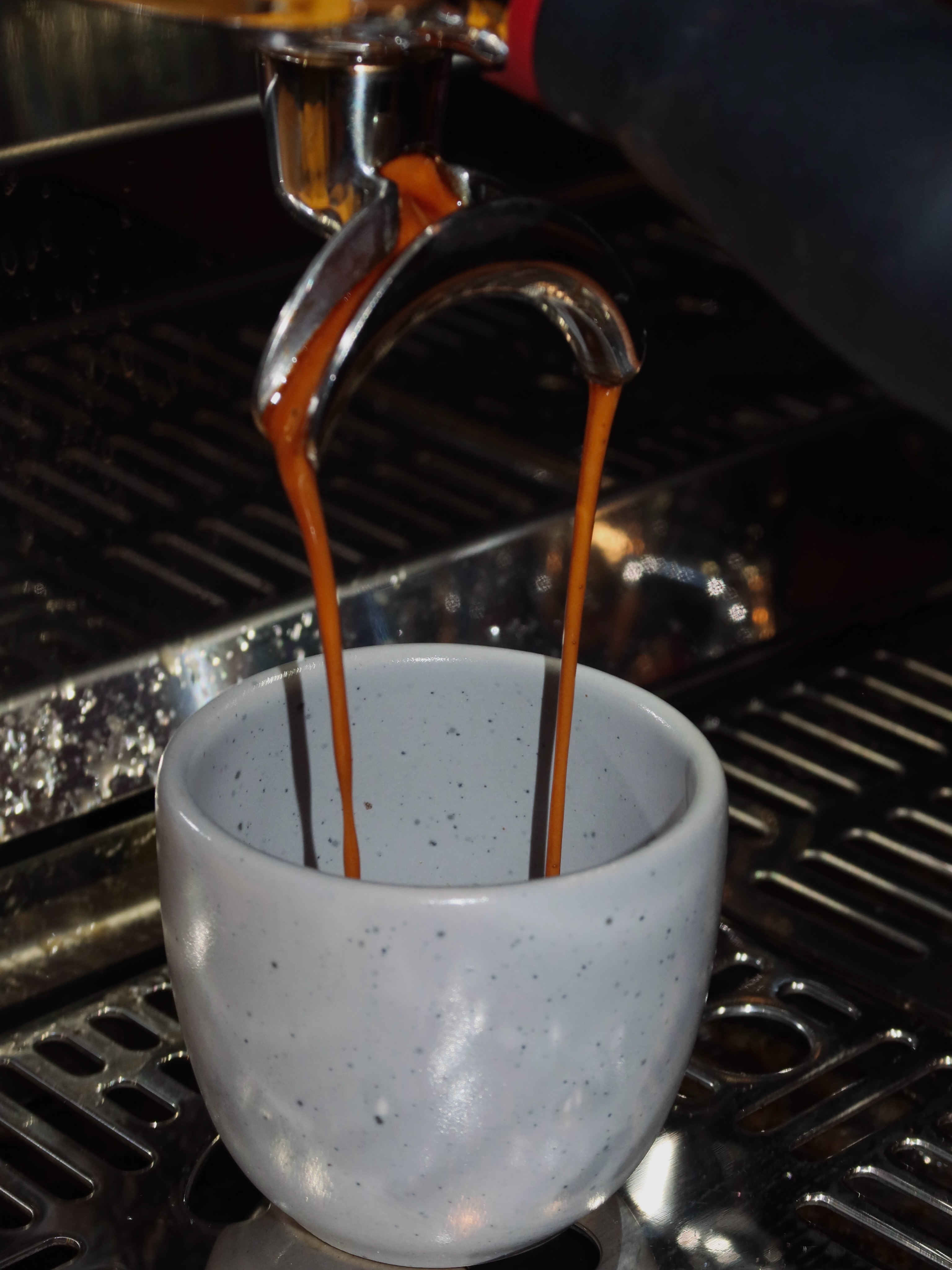 Wszystko zaczyna się od espresso ☕️

To ono jest sercem każdego napoju kawowego. Dzięki naszemu nowemu ekspresowi La Marzocco każda filiżanka jest jeszcze bardziej precyzyjna, a nasze ziarna specialty mogą pokazać pełnię swojego smaku.

—

Everything starts with espresso ☕️

It’s the heart of every coffee drink. With our new La Marzocco, every shot is even more precise, allowing our specialty beans to reveal their full potenti.

📍 Emilii Plater 8 
📍 Marszałkowska 27/35

#espresso #lamarzocco #coffee #kawa #specialtycoffee