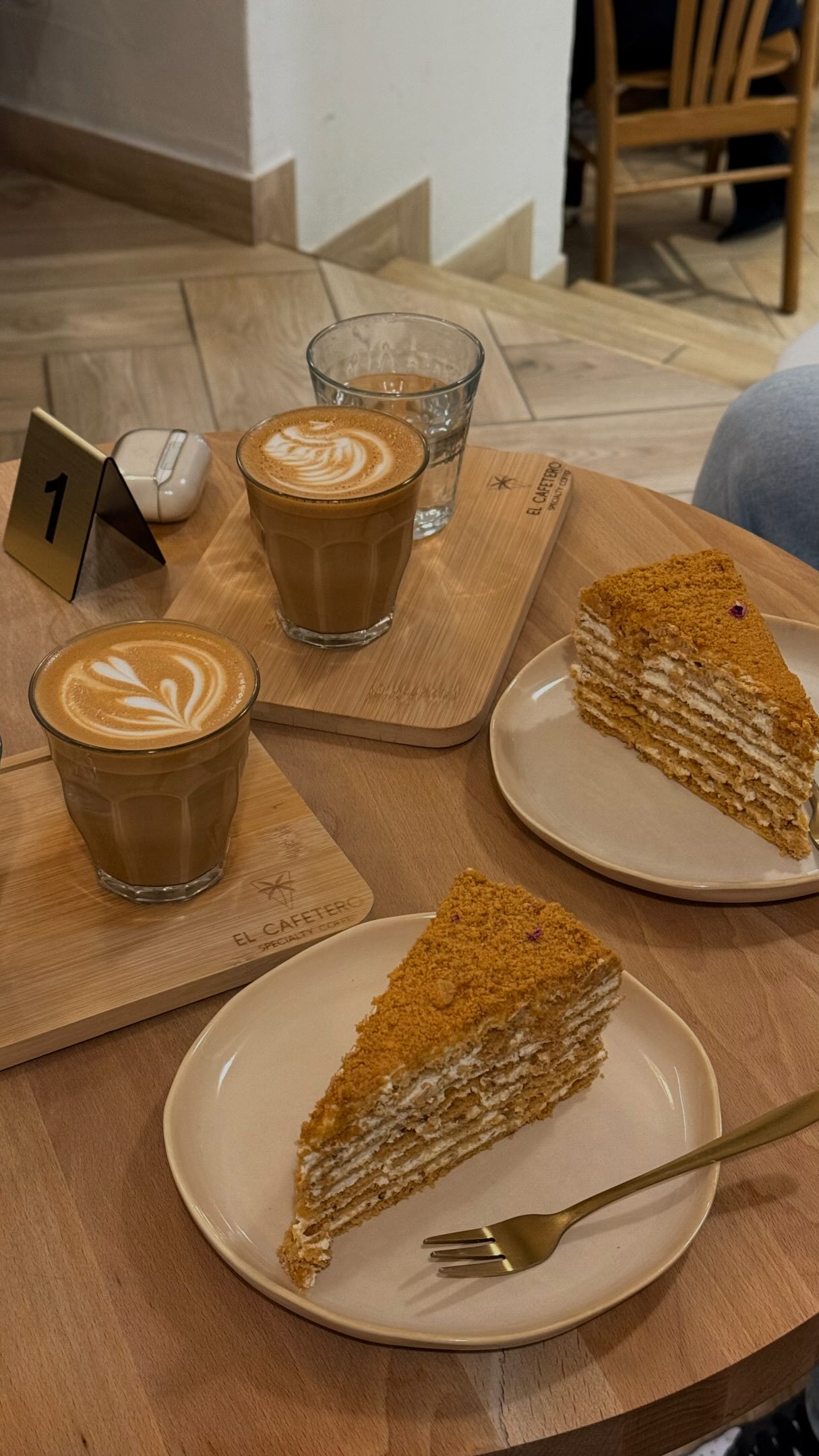 A cozy place for your own little moment🥰
Autumn feels warmer with good coffee🍂☕️

📍 Emilii Plater 8 
📍 Marszałkowska 27/35

#specialtycoffee #kawiarniawarszawa #favplace #autumnvibes #kawawarszawa