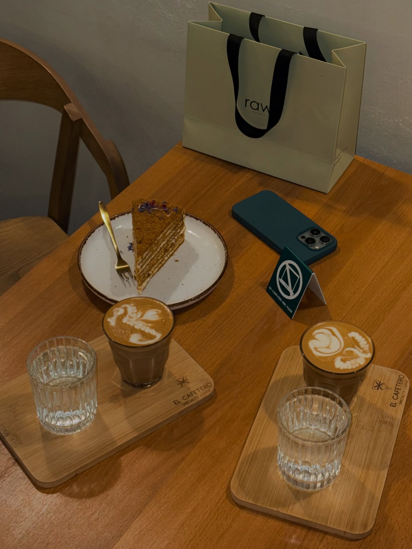 Monday, but make it cozy ✨

Soft light, fresh coffee, and desserts that make the start of the week a little sweeter.

Slow sips. Quiet conversations. Warm atmosphere.
The perfect place to reset and begin again.

Because Mondays deserve comfort too 🤍

See you for your favorite cup. ☕️

📍 Emilii Plater 8 
📍 Marszałkowska 27/35

#mondaycoffee #specialtycoffee #warsaw #desserts #cozyatmosphere