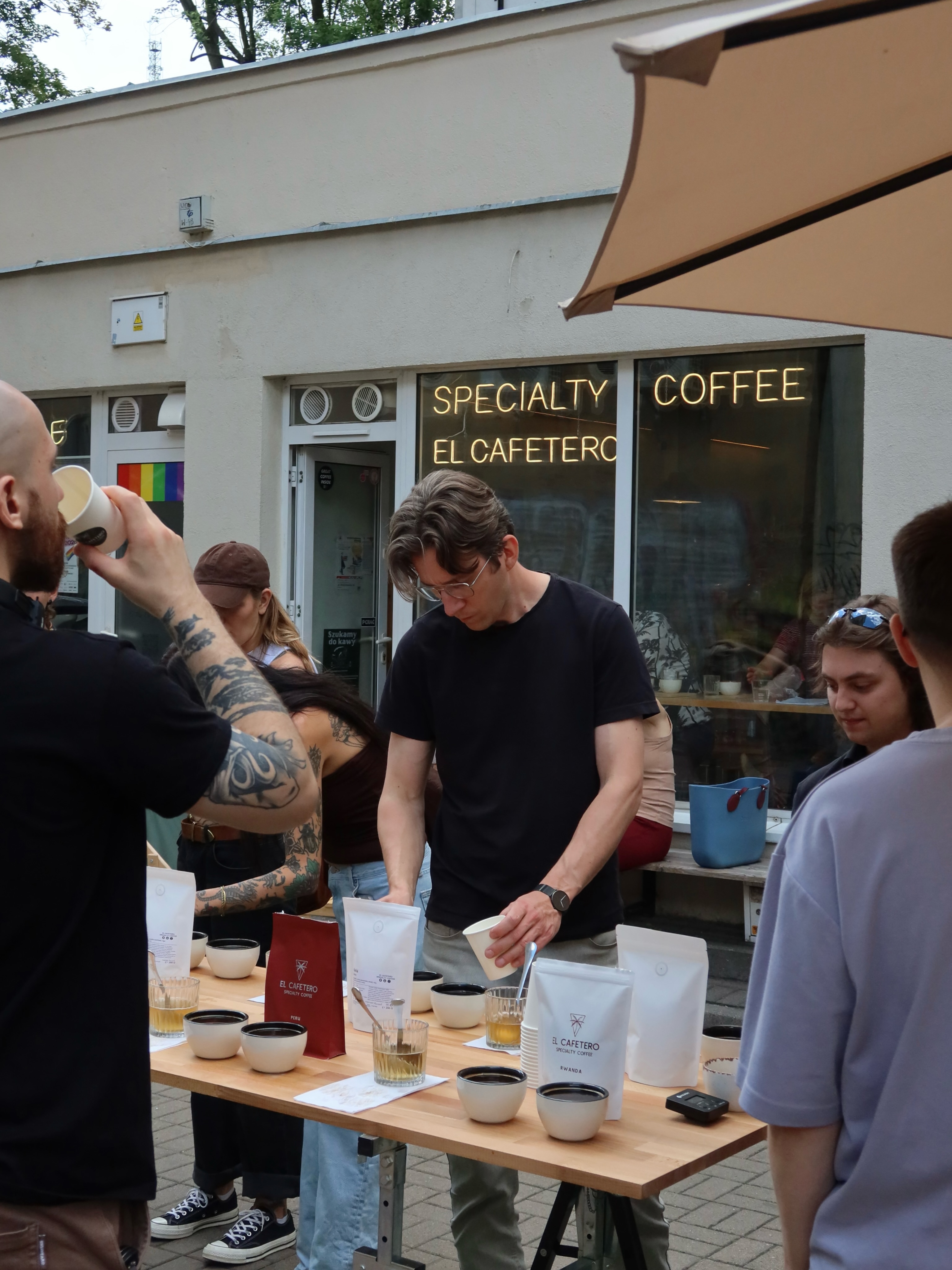 That’s a wrap! ☕🤍
Thank you for joining us for the cupping — it was a beautiful morning with beautiful people. See you at the next one!👌🏼

📍 Emilii Plater 8 
📍 Marszałkowska 27/35

#cupping #coffeeevent #specialtycoffee #kawiarnia #coffeelovers