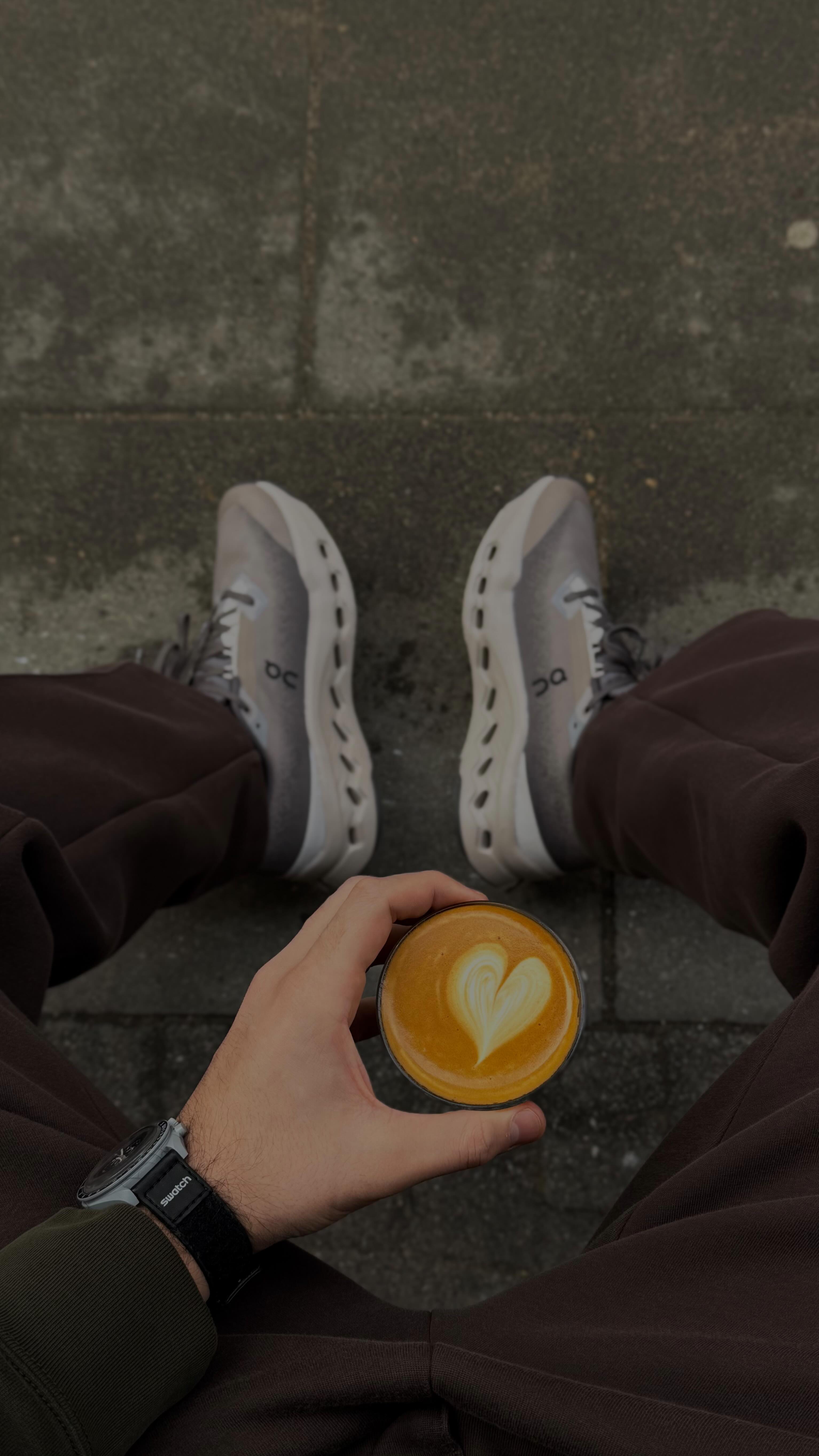 Latte art dancing in slow motion💫

📍 Emilii Plater 8 
📍 Marszałkowska 27/35

#latteart #coffee #harmony #warsaw #warsawcoffee