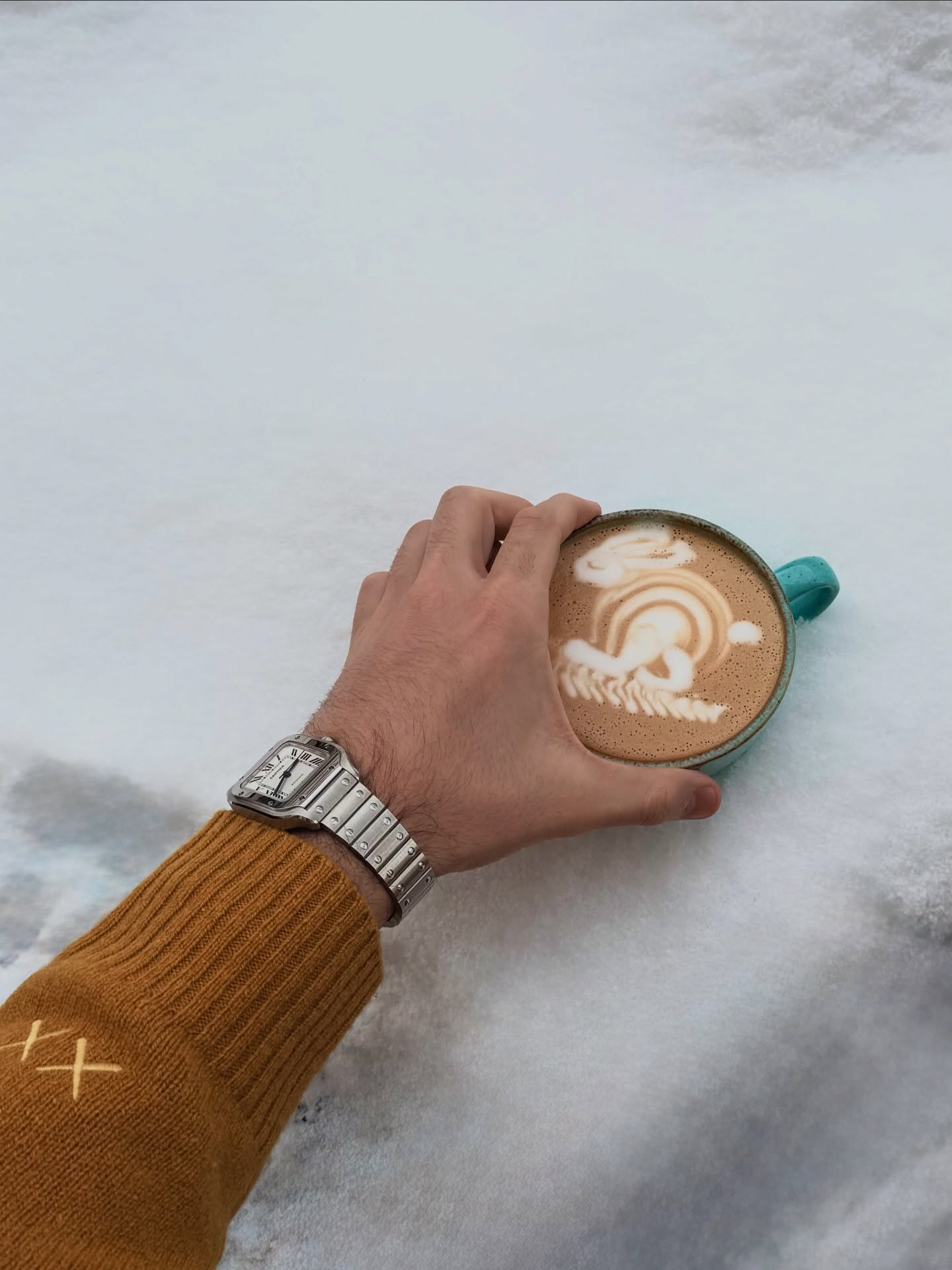 ❄️ Zimowe dni w Warszawie smakują lepiej z ciepłą filiżanką naszej specialty kawy. Wejdź do środka, ogrzej dłonie i podaruj sobie odrobinę prawdziwego ciepła 🤍
Nasi bariści dodają do każdej filiżanki odrobinę magii — delikatny latte art zamienia kawę w przytulny, zimowy moment w Twoich dłoniach ✨☕️

❄️ Winter days in Warsaw taste better with a warm cup of our specialty coffee. Step inside, defrost your hands, and treat yourself to something truly comforting 🤍
Our baristas add a little magic to every cup — elegant latte art that turns your coffee into a cozy winter moment in your hands ✨☕️

📍 Emilii Plater 8 
📍 Marszałkowska 27/35

#warsaw #coffee #latteart #dessert #cafe